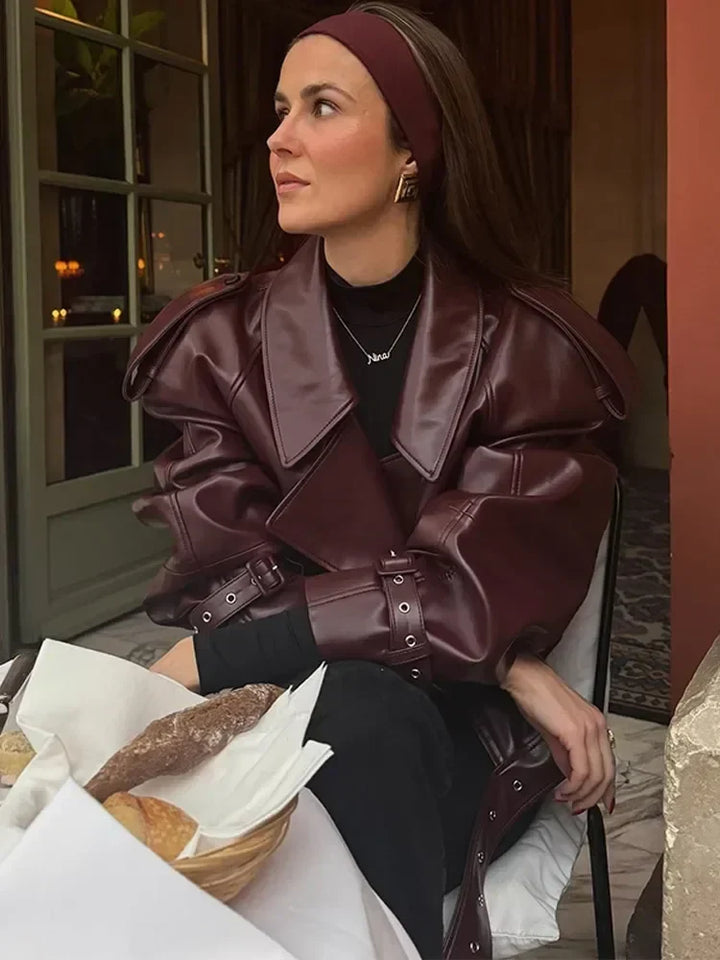 Damen-Lederjacke mit modernem Schnitt