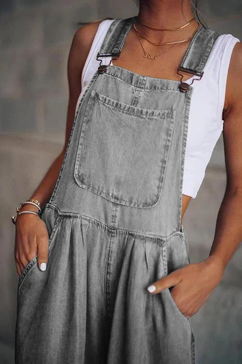 Damen-Latzhose aus Oversize-Denim