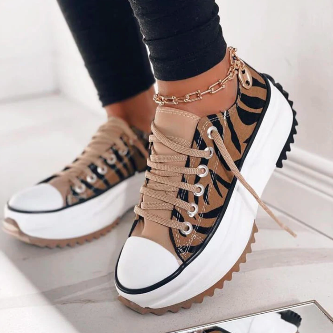 W&W Mode | Bequeme Plateau Sneaker für Damen
