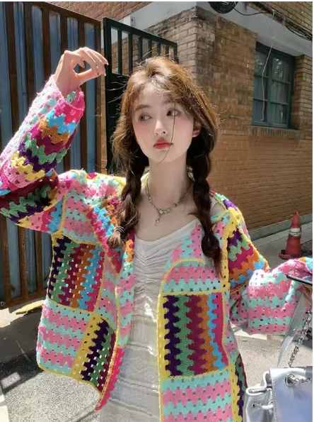 Gestreifte, offene Strickjacke