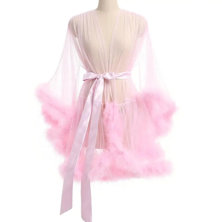 Damen Kleid aus transparentem Tüll mit Federsaum und Satinband