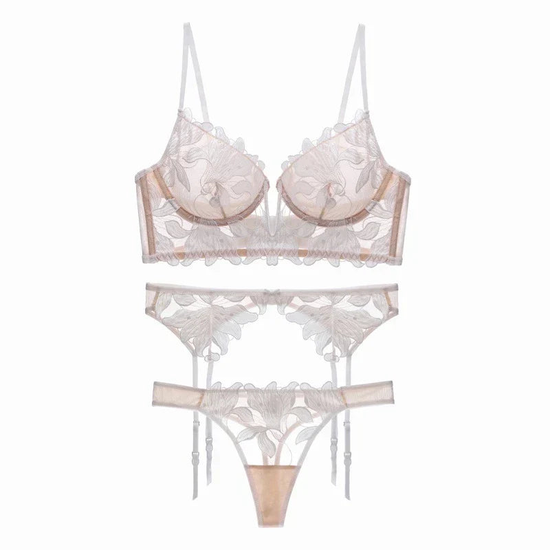 Dessous-Set mit femininem Design