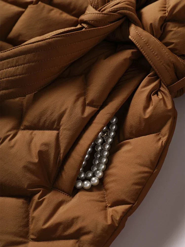 Elegante Daunenjacke mit Gürtel