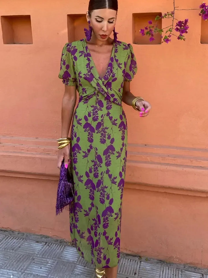 Leichtes Sommerkleid mit Blumenmuster und V-Ausschnitt für den Alltag | W&W Mode