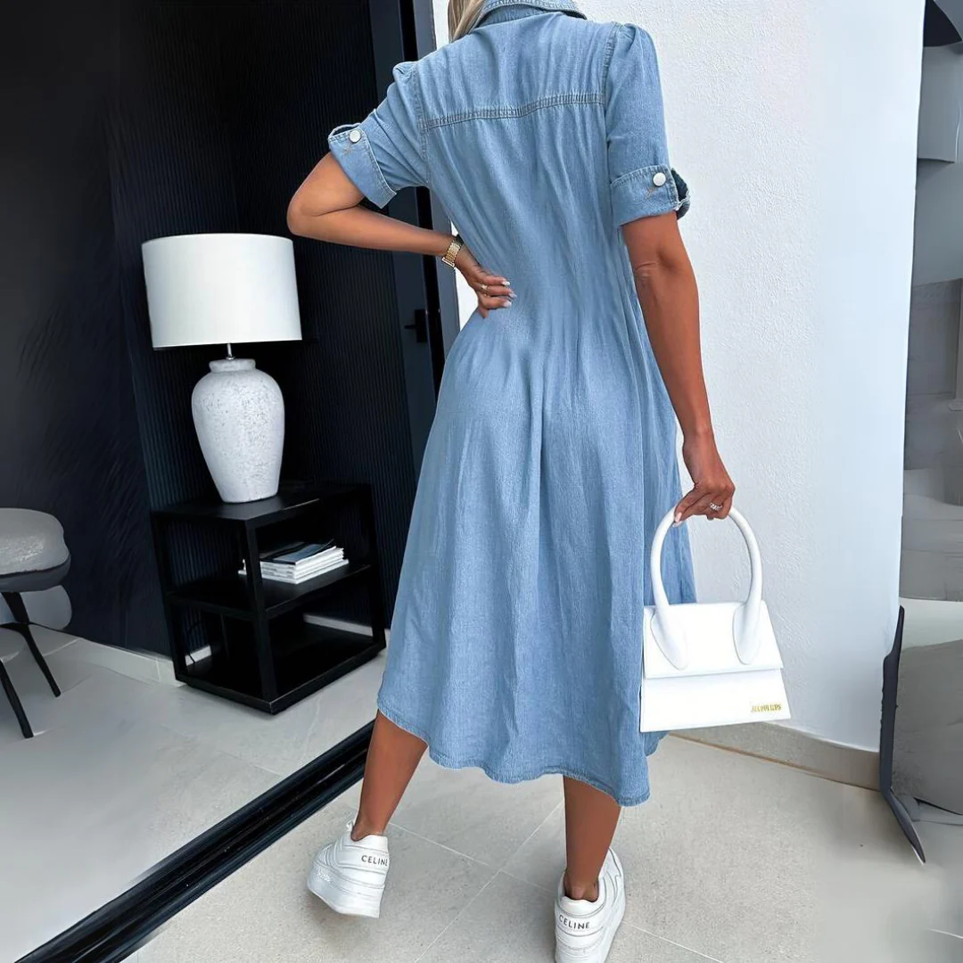 Rückansicht Einer Frau Im Zeitloses Midikleid