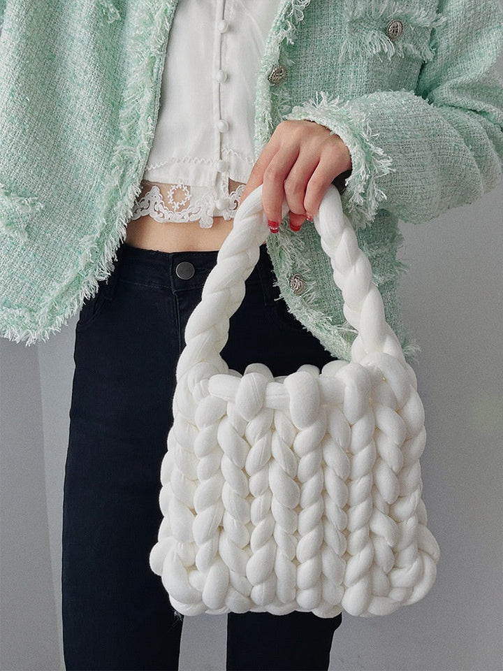 Damen Tasche aus handgewebtem Material