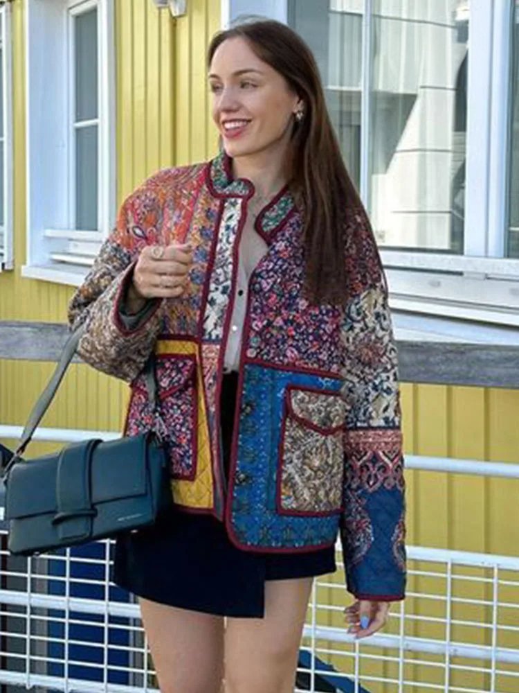 W&W Mode | Mantel mit Blumendruck und Patchwork-Taschen