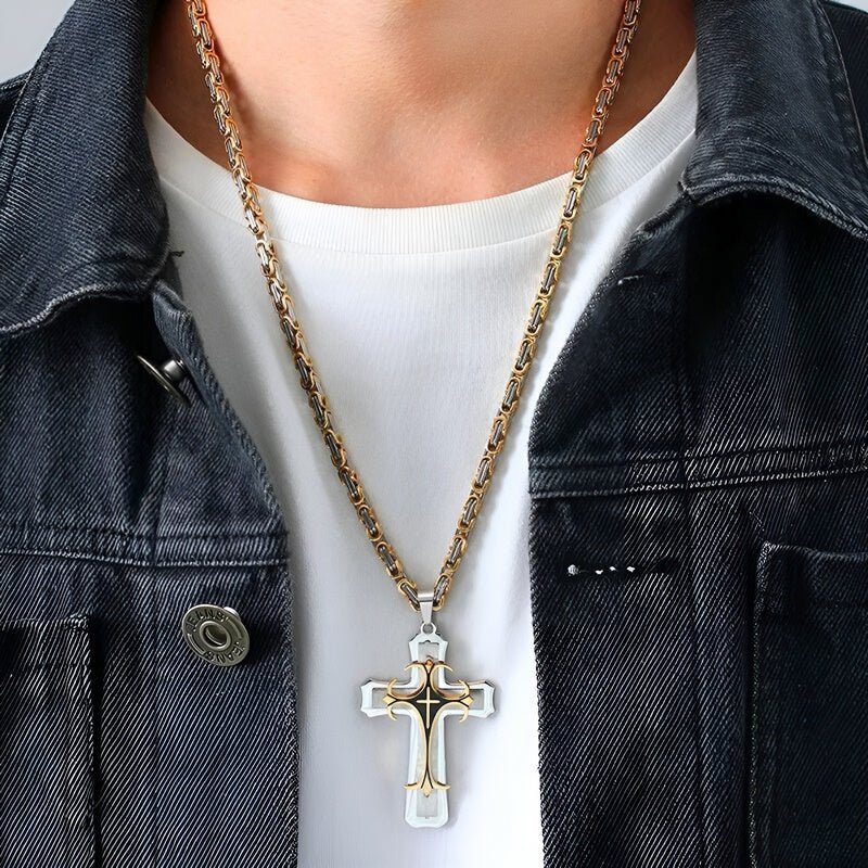 Templer-Halskette mit traditionell inspiriertem Design