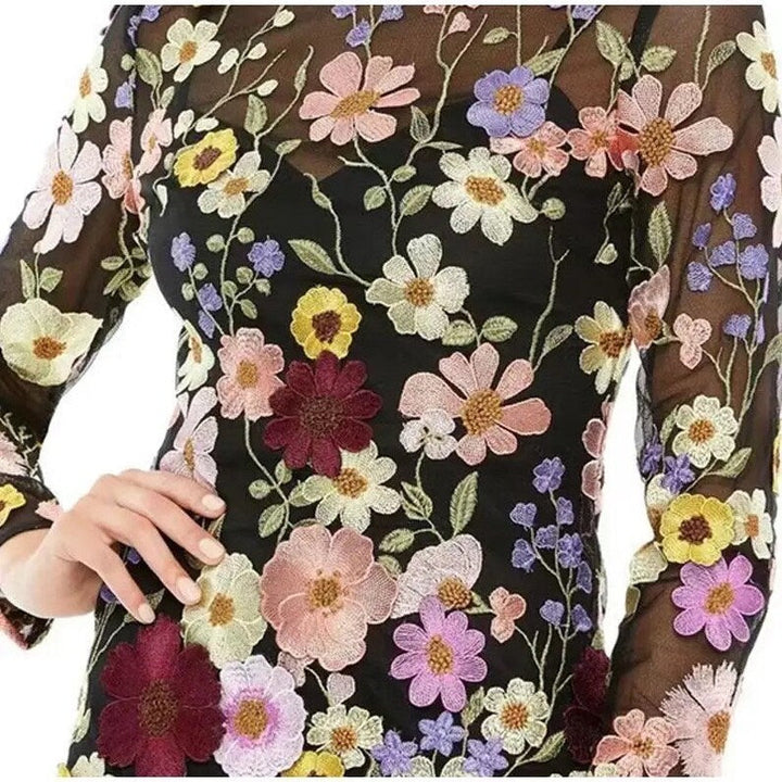 Damen Minikleid mit floralen Applikationen und durchscheinender Optik