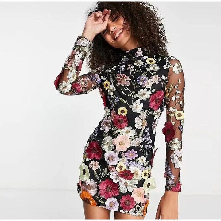 Damen Minikleid mit floralen Applikationen und durchscheinender Optik