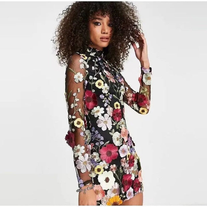 Damen Minikleid mit floralen Applikationen und durchscheinender Optik