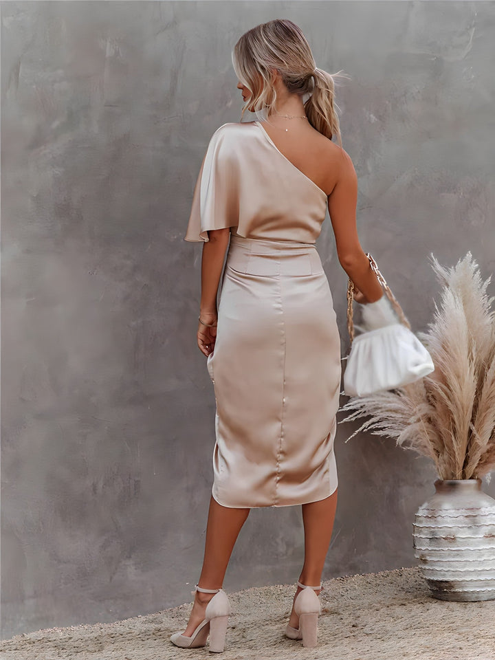 Drunef-elegantes-one-shoulder-abendkleid-aus-satin-asymmetrisches-partykleid-aus-satin-mit-ruschen