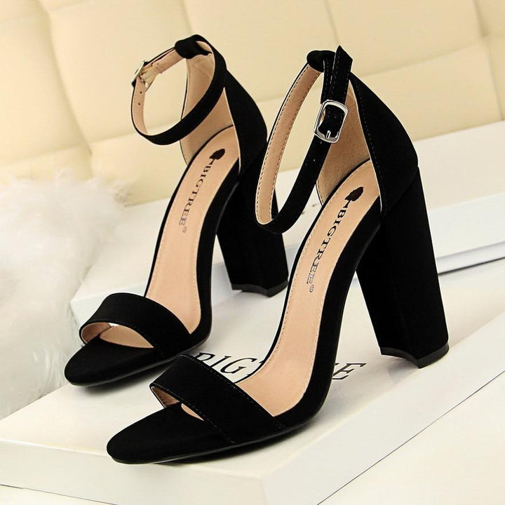 W&W Mode | Buckle Block High Heels Pumps