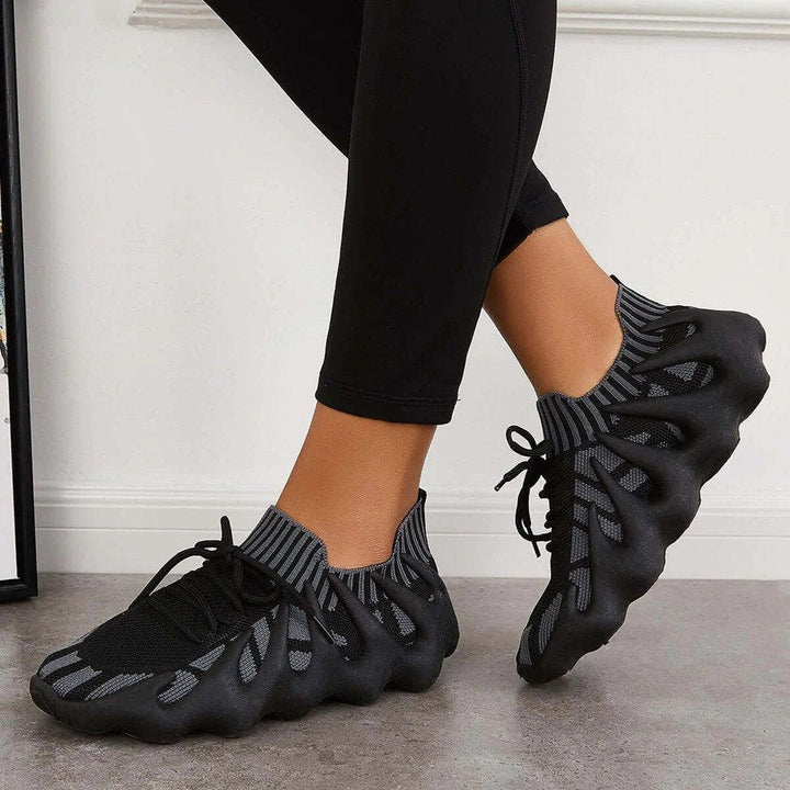 Strana - Einzigartige, stylische Sneaker - Wolf Fashion