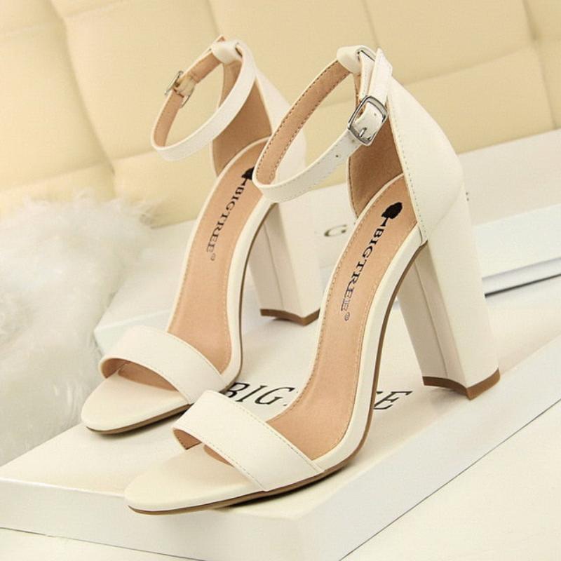 W&W Mode | Buckle Block High Heels Pumps