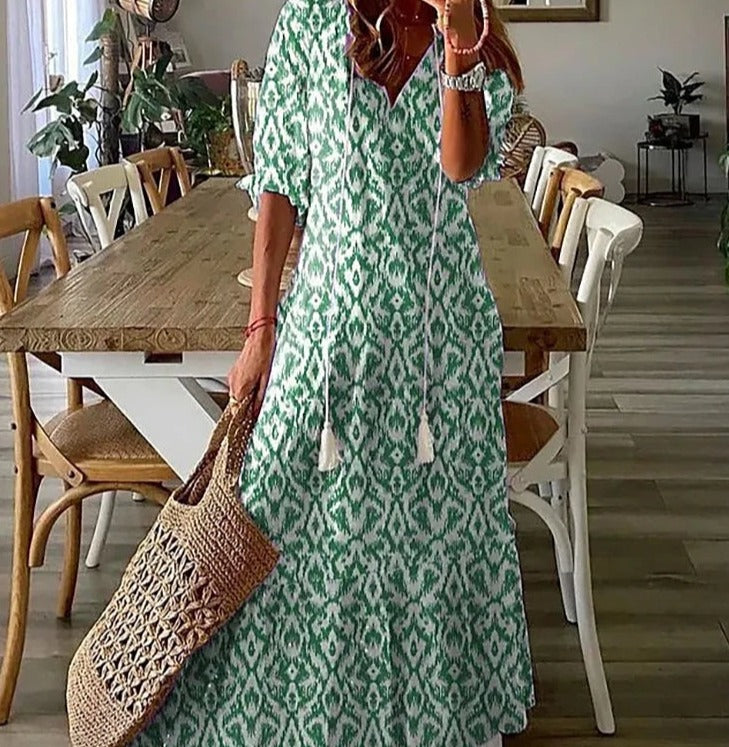 W&W Mode | Maxikleid mit halben Ärmeln und V-Ausschnitt mit Blumenmuster