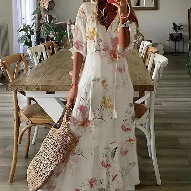 W&W Mode | Maxikleid mit halben Ärmeln und V-Ausschnitt mit Blumenmuster