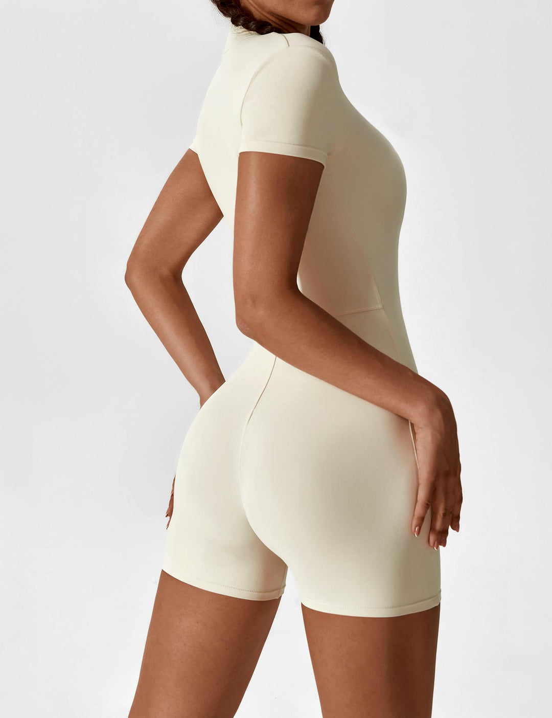 Damen-Jumpsuit mit kurzem Reißverschluss und kurzen Ärmeln