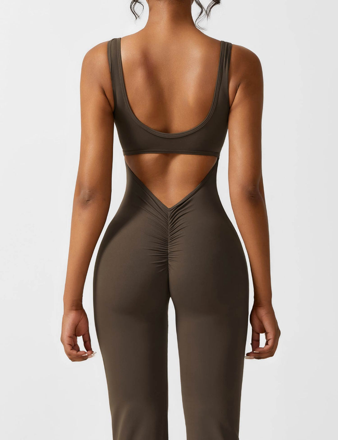 W&W Mode | Hals Jumpsuit mit Ausgestellten Beinen | Elegantes und Figurbetontes Design